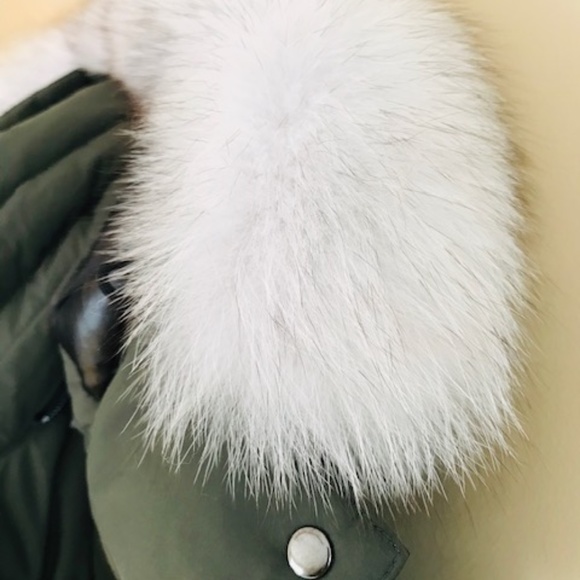 *New* Women's Moose Knuckles Down Jacket